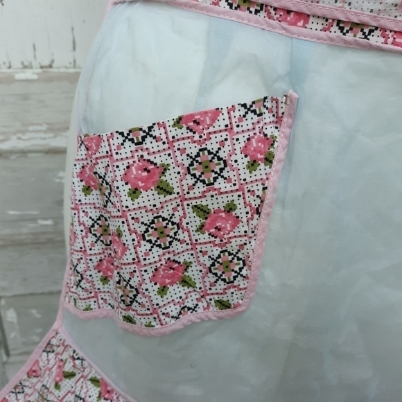 🌟 Vintage floral and sheer apron - Picture 2 of 5